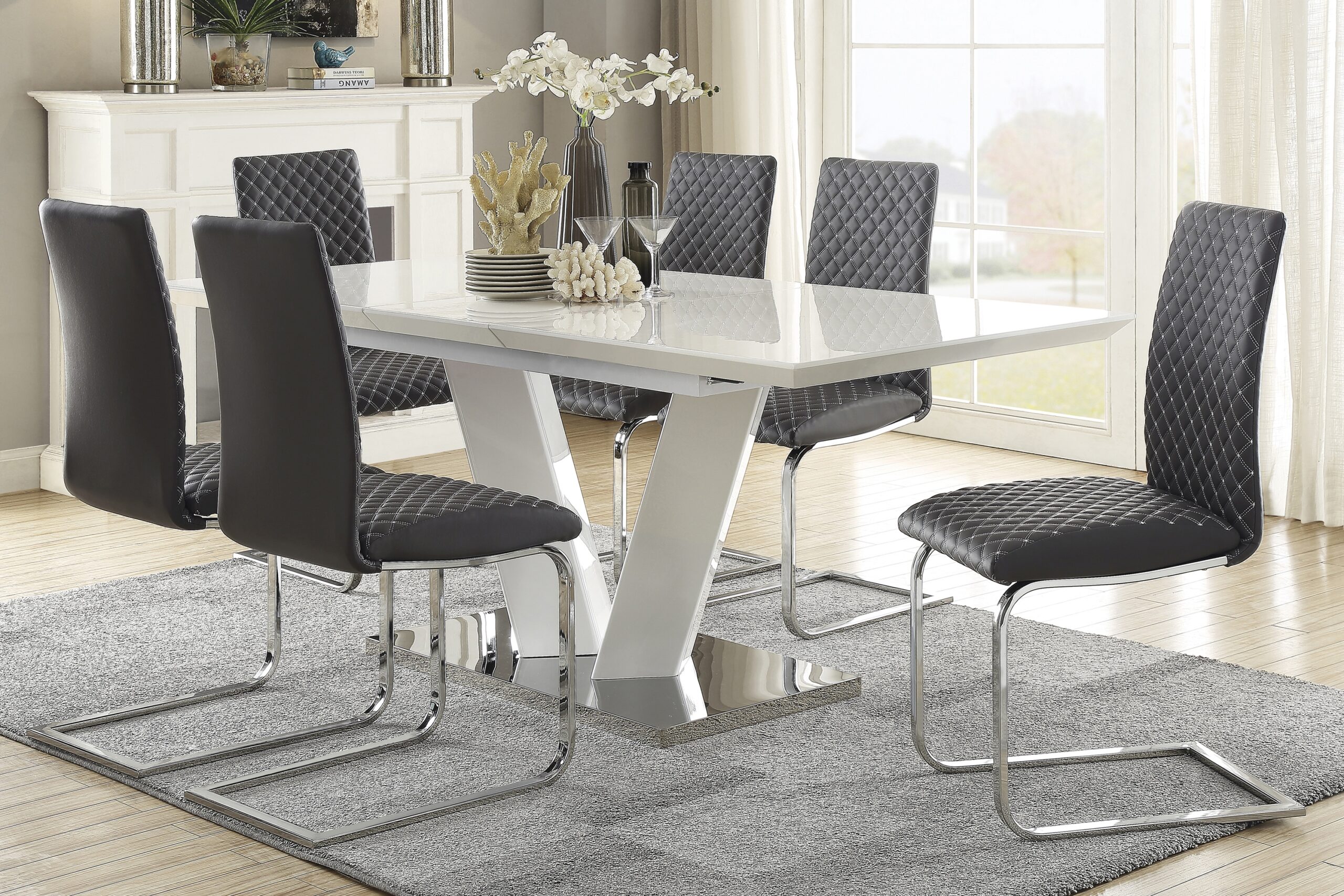 Yannis Dining Set