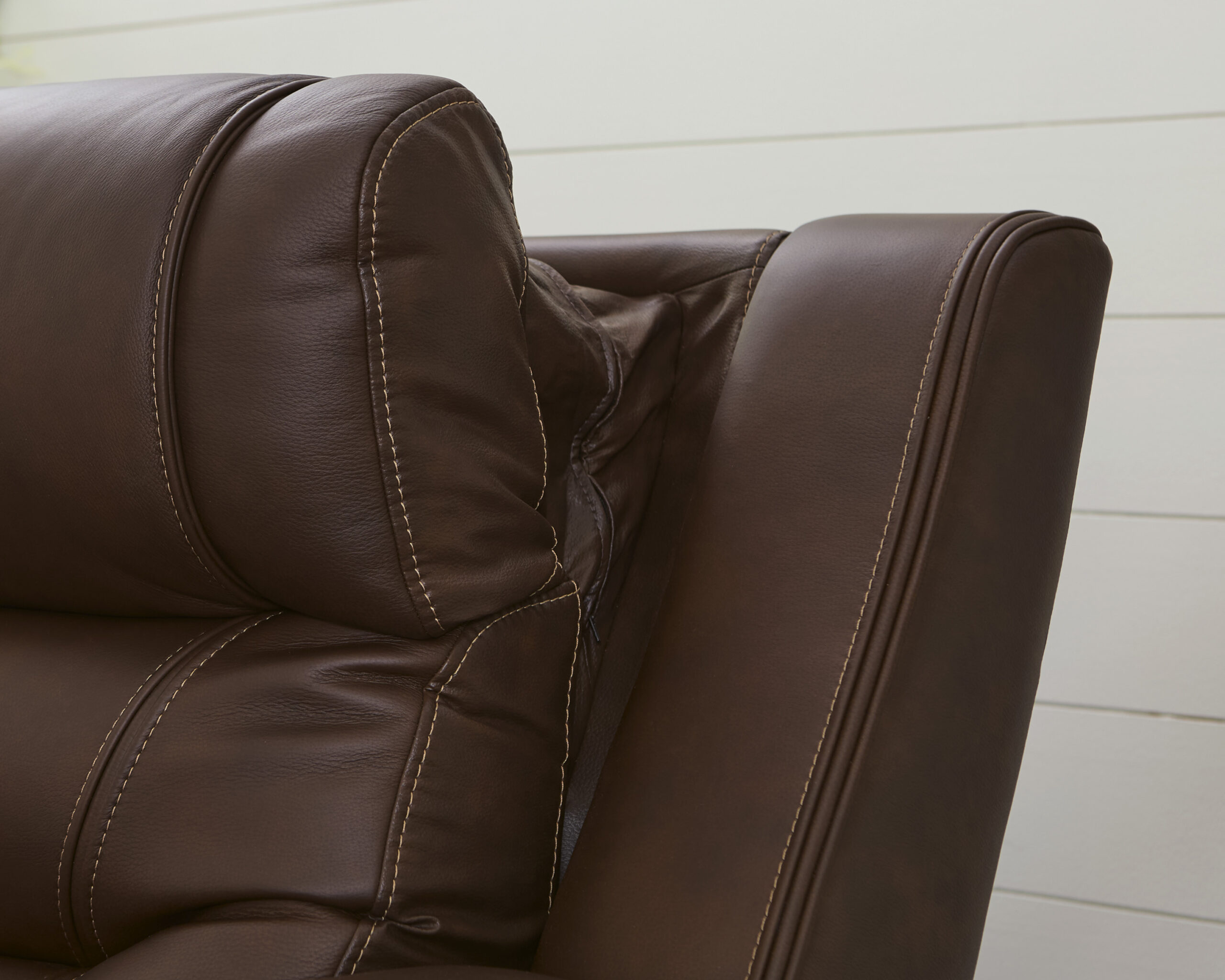 Knightington Power Reclining Sofa with Audio Seating - Image 5